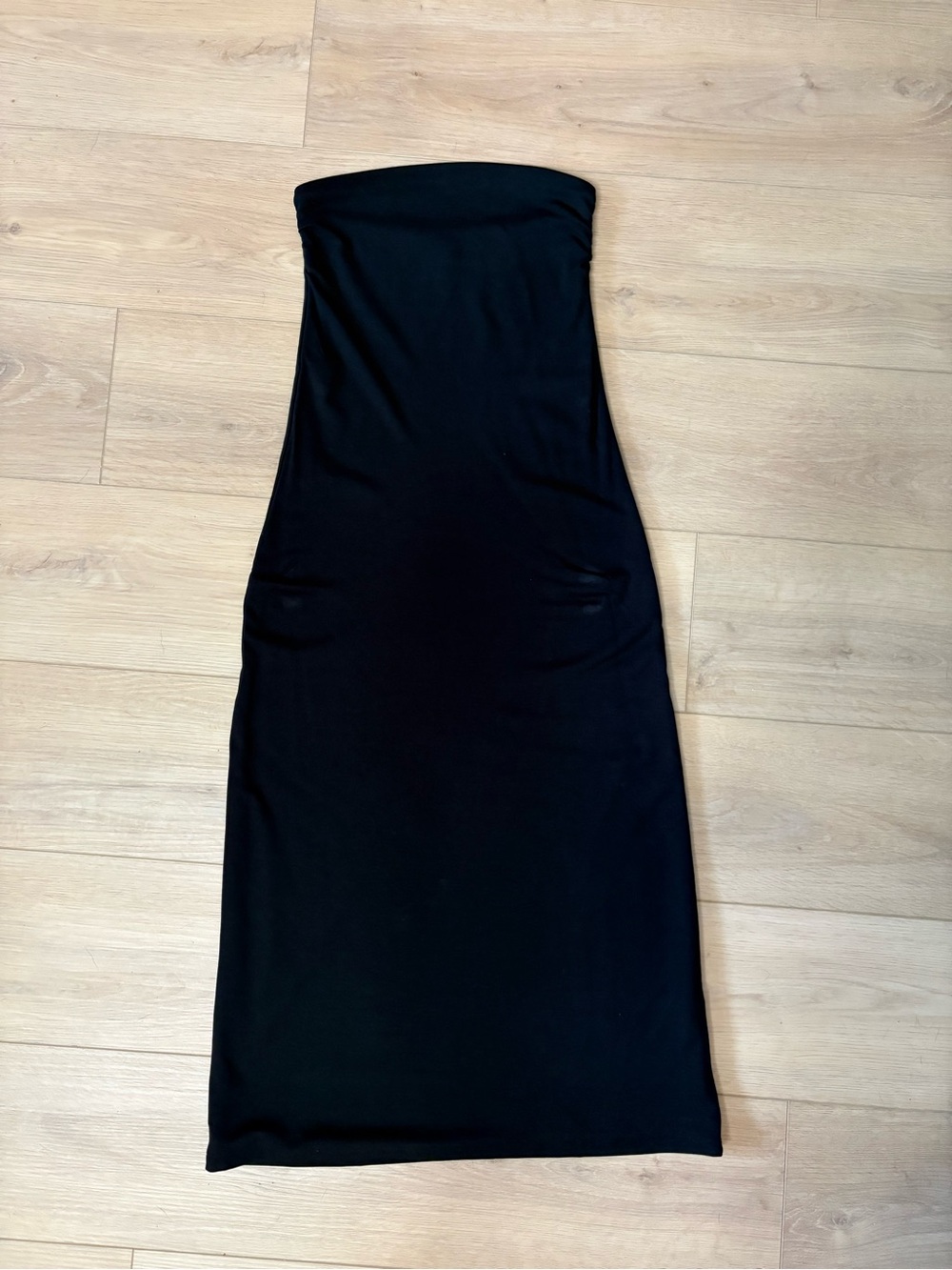 Wilfred body con black midi dress